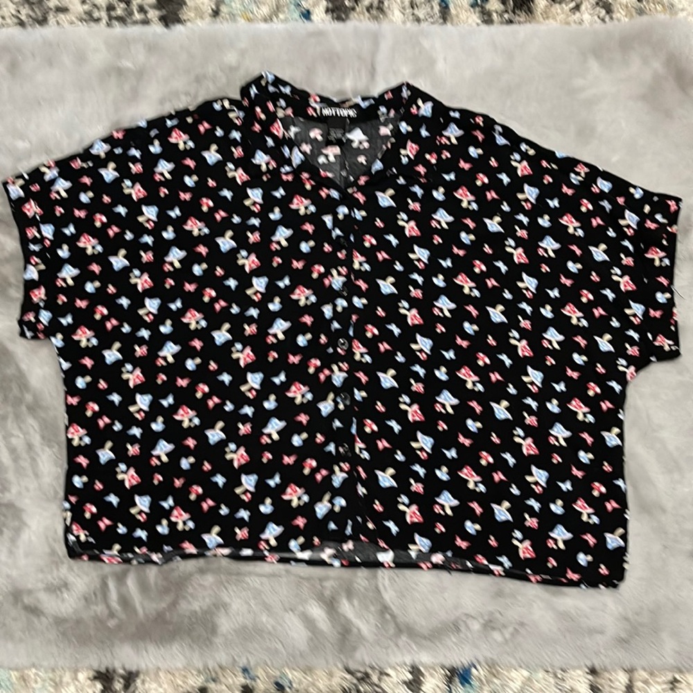 Hot Topic Mushroom Crop Button Down